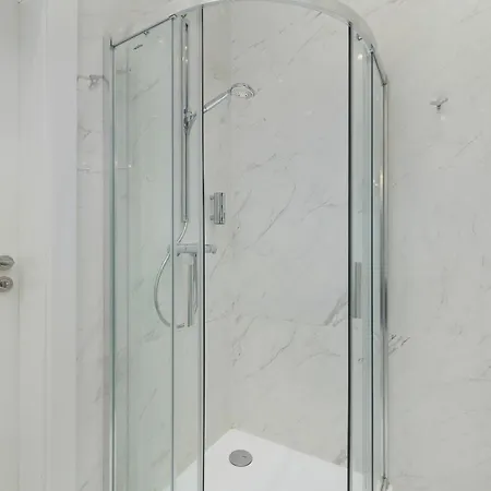 Classy Cracow Rakowicka By Renters Apartment *