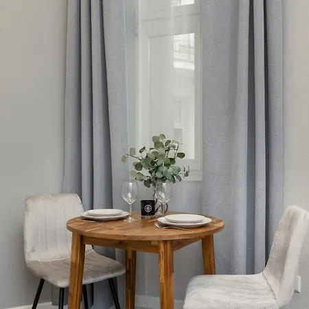 Classy Cracow Rakowicka By Renters Appartement *